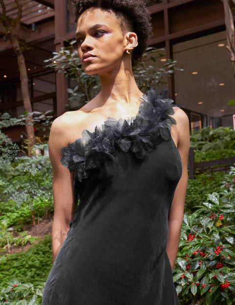 Flora Noir